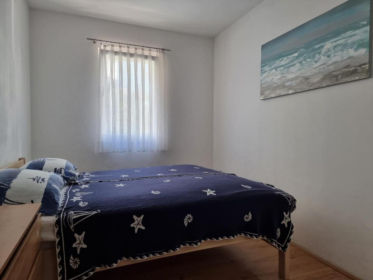 נובליה The Golden Grotto Apartments מראה חיצוני תמונה